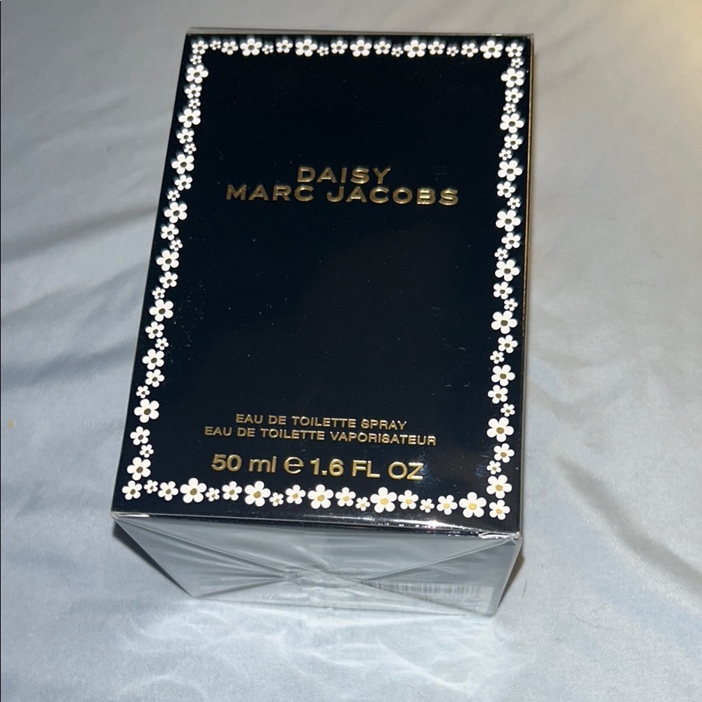 Marc Jacobs Daisy Black and Gold Eau de Toilette